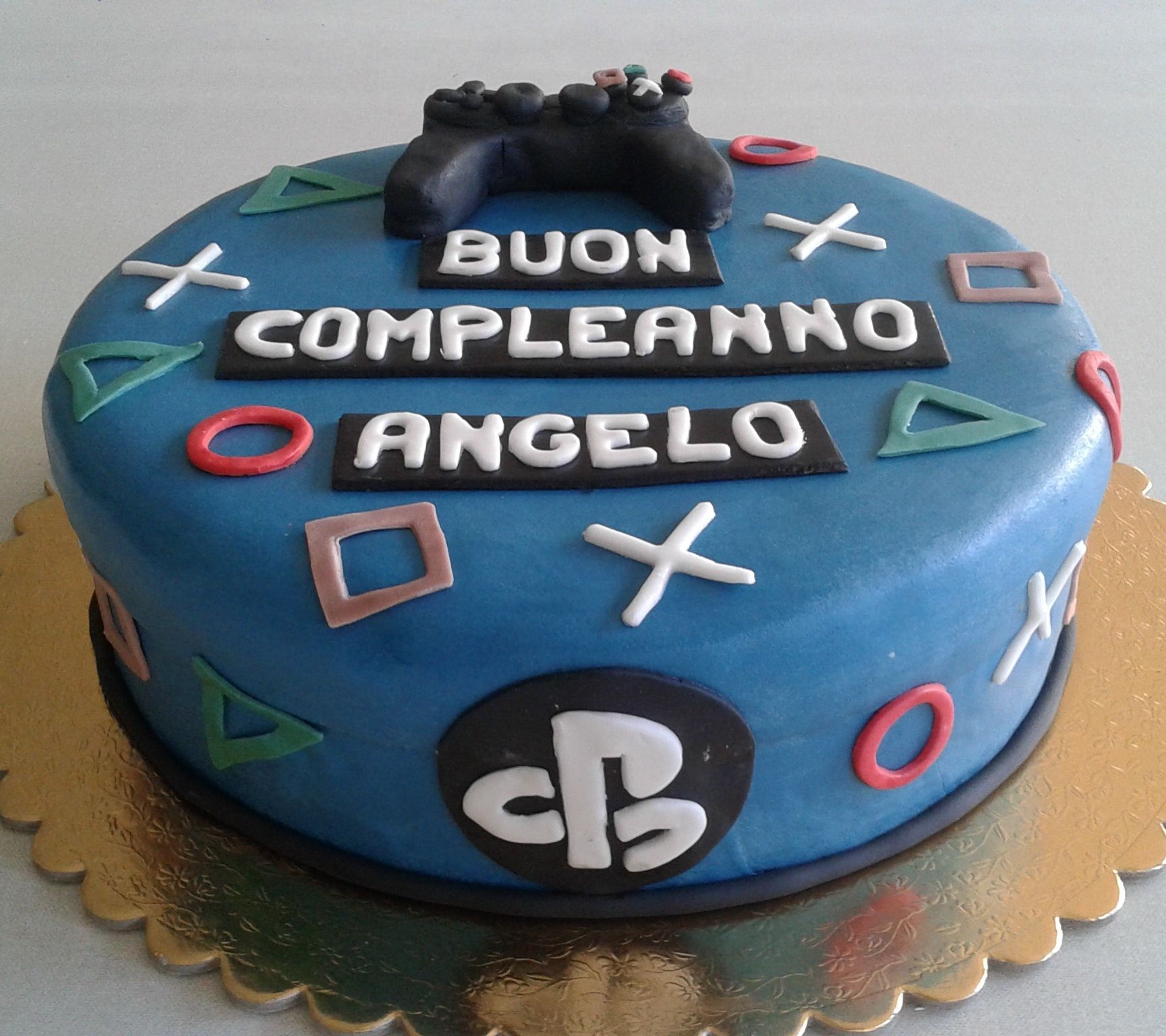 Torta di compleanno personalizzata a tema videogioco